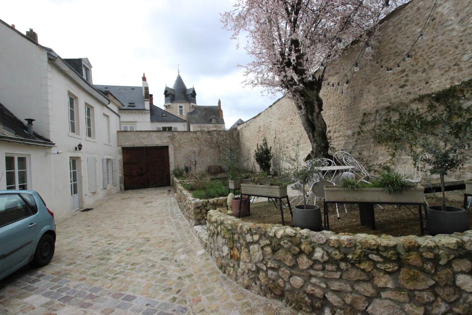 Domaine De Charme Au Coeur D'Orleans Classe 3 Etoiles - Bords De Loire - 21 Couchages Avec Parkings Prives Exterior photo
